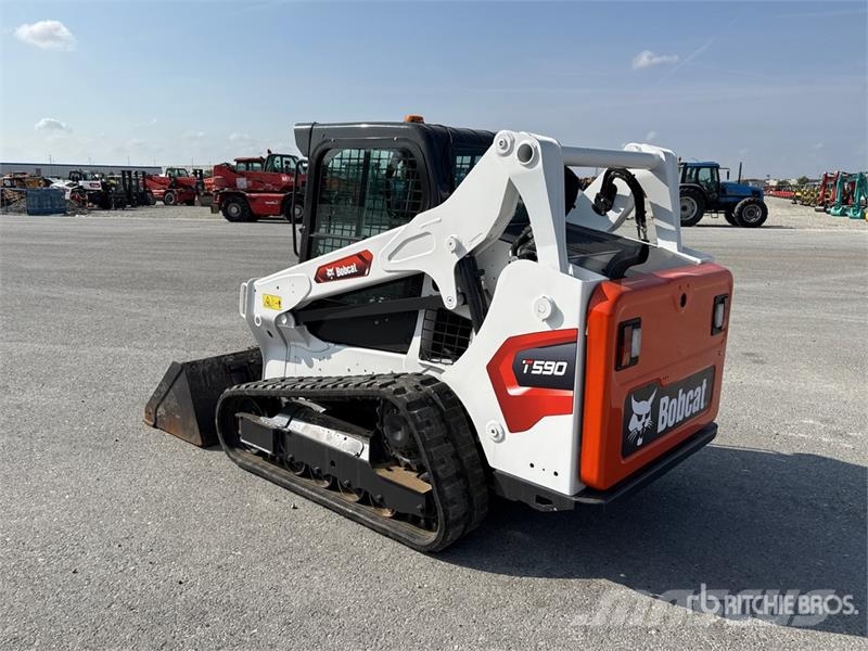 Bobcat T590 Smykem řízené nakladače