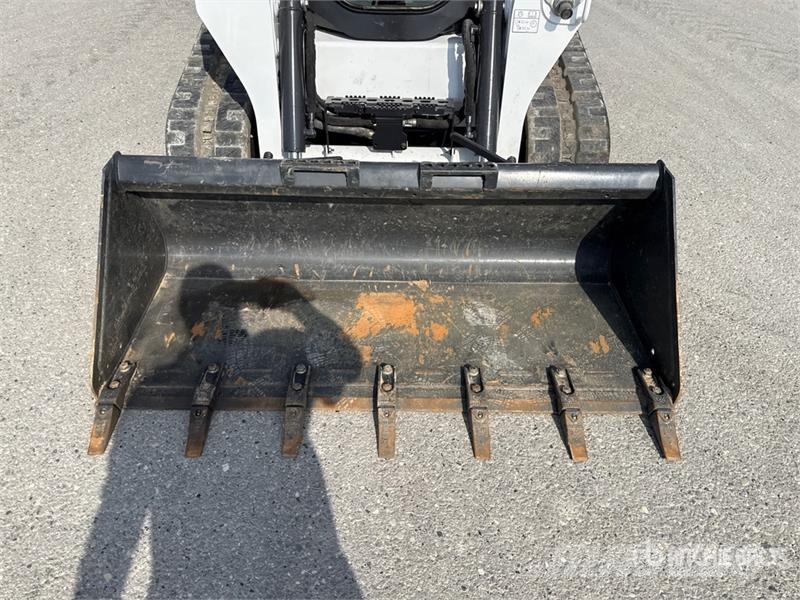 Bobcat T590 Carregadoras de direcção deslizante