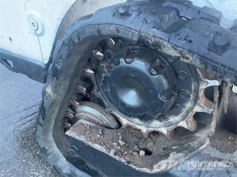 Bobcat T590 لوادر انزلاقية التوجيه