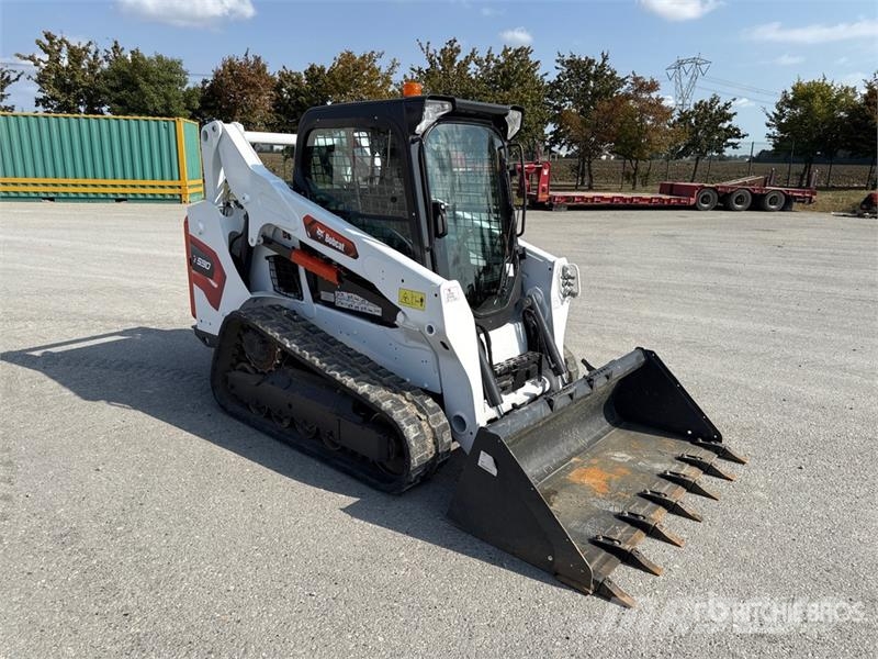 Bobcat T590 Carregadoras de direcção deslizante