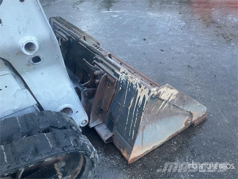 Bobcat T590 لوادر انزلاقية التوجيه