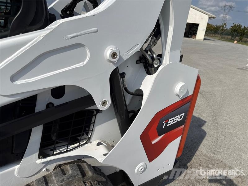 Bobcat T590 Carregadoras de direcção deslizante