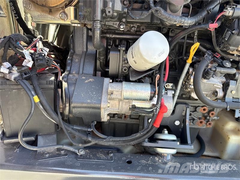 Bobcat T590 Smykem řízené nakladače