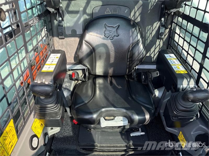 Bobcat T590 Smykem řízené nakladače