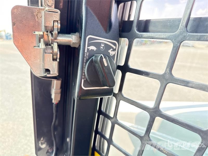 Bobcat T590 Carregadoras de direcção deslizante