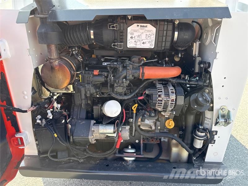 Bobcat T590 Smykem řízené nakladače