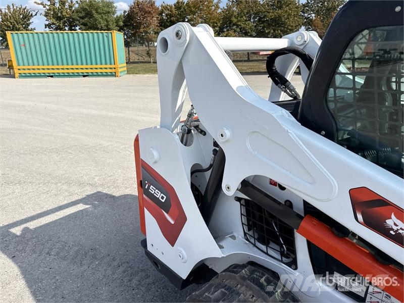 Bobcat T590 Carregadoras de direcção deslizante