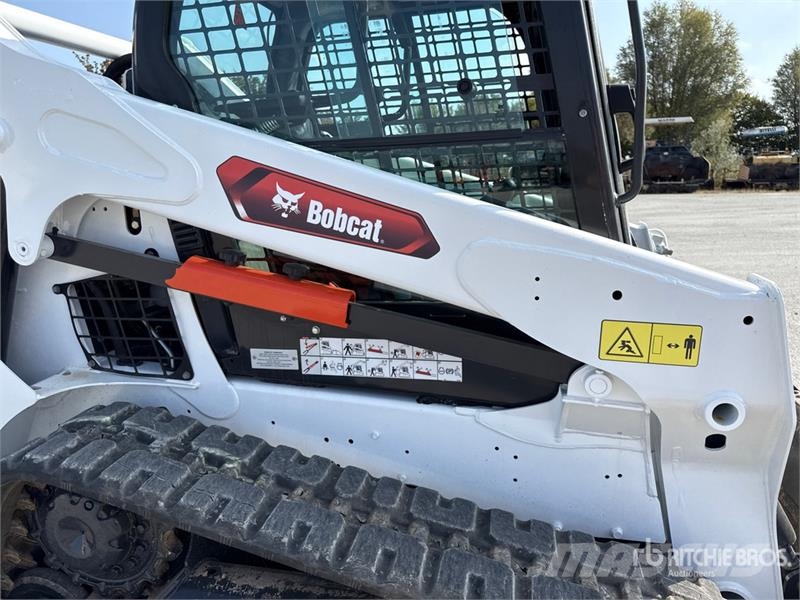 Bobcat T590 Smykem řízené nakladače