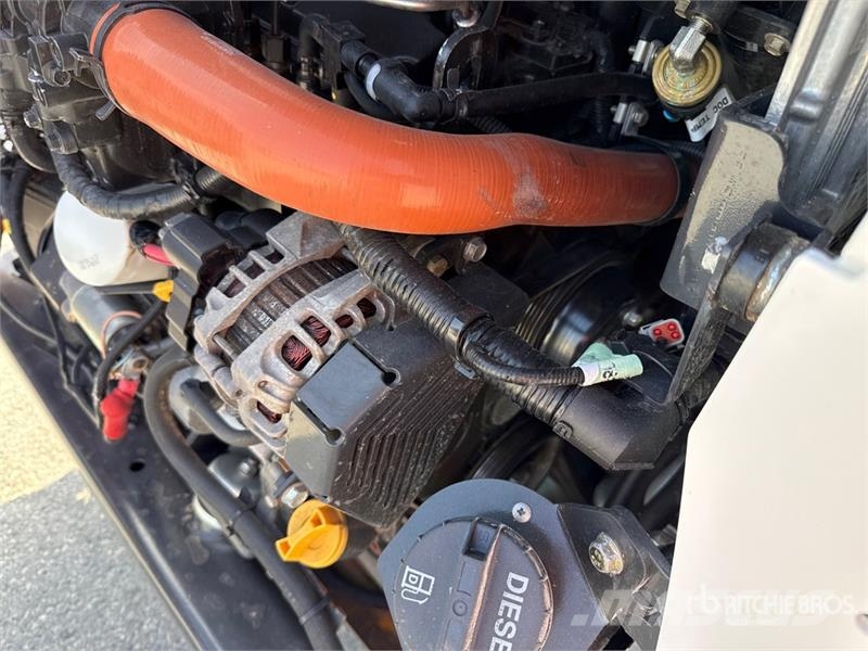 Bobcat T590 Smykem řízené nakladače