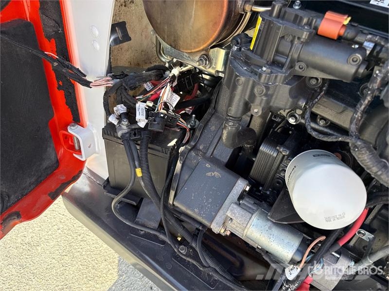 Bobcat T590 Smykem řízené nakladače