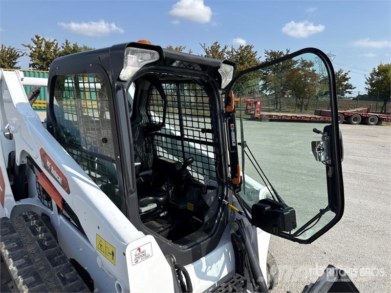 Bobcat T590 Carregadoras de direcção deslizante