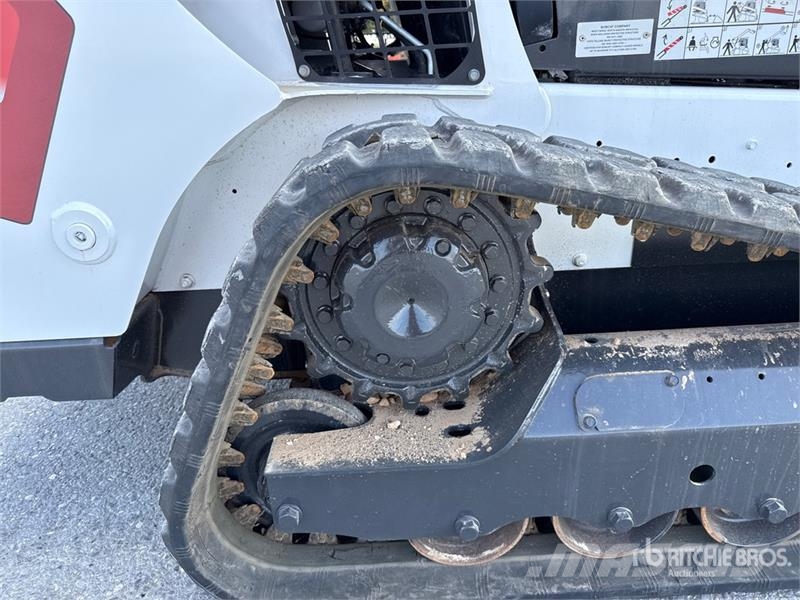 Bobcat T590 Smykem řízené nakladače