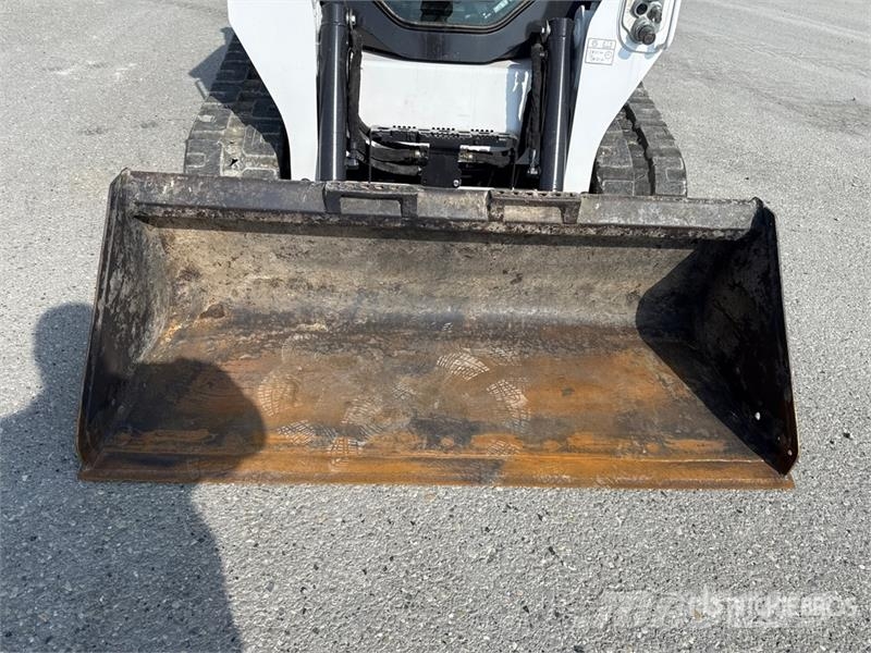 Bobcat T590 Smykem řízené nakladače