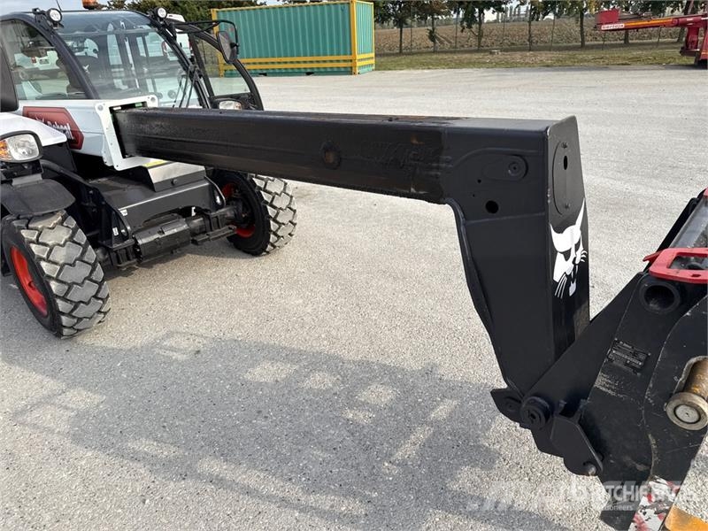 Bobcat TL25.60RB Telehandler مناولات متداخلة