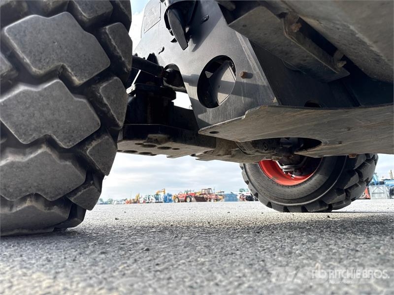 Bobcat TL25.60RB Telehandler مناولات متداخلة