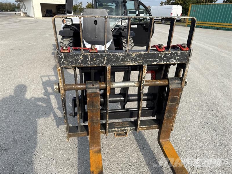 Bobcat TL25.60RB Telehandler مناولات متداخلة