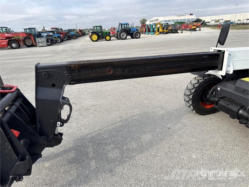 Bobcat TL25.60RB Telehandler مناولات متداخلة