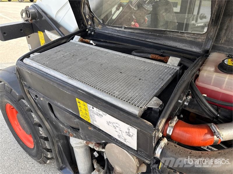 Bobcat TL25.60RB Telehandler مناولات متداخلة