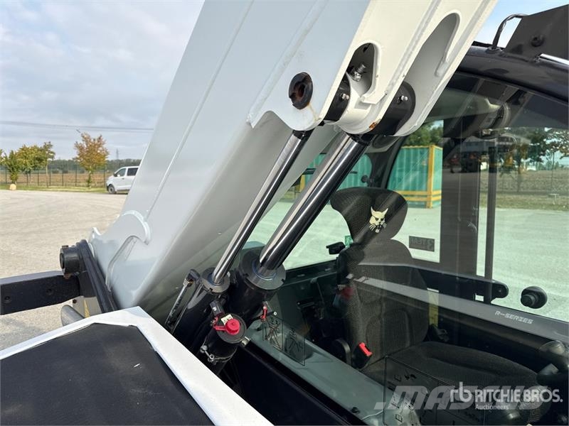 Bobcat TL25.60RB Telehandler مناولات متداخلة