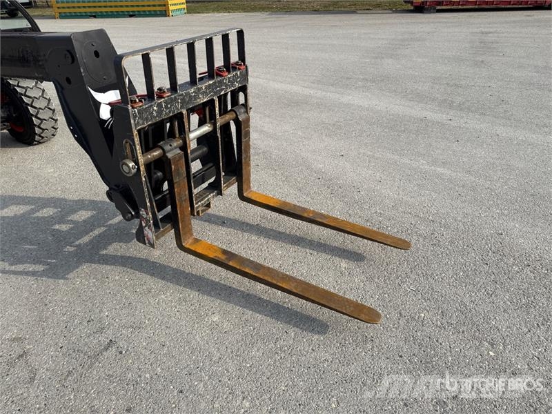 Bobcat TL25.60RB Telehandler مناولات متداخلة