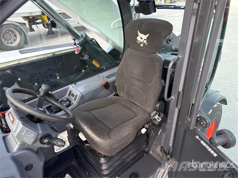 Bobcat TL25.60RB Telehandler مناولات متداخلة