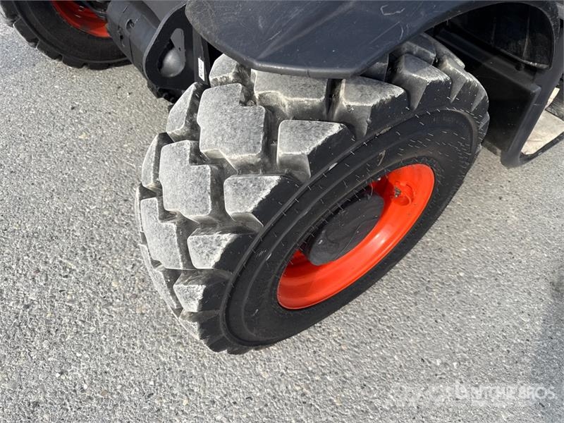 Bobcat TL25.60RB Telehandler مناولات متداخلة