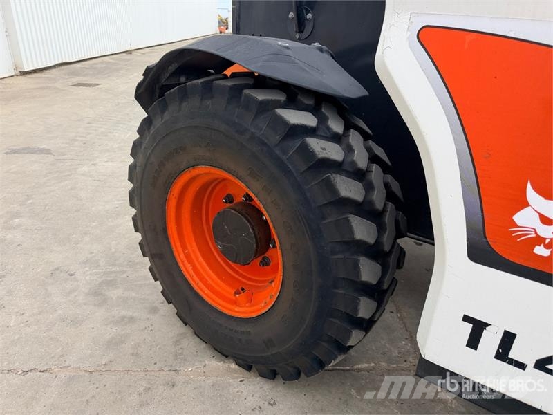 Bobcat TL470XHF Telehandler Teleskopski viljuškari