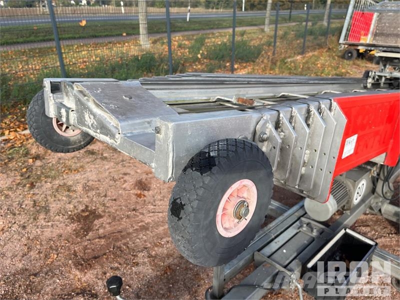  Boecker 21/0-6 S/A Electric Material Hoist Підйомно-транспортне обладнання і вантажні ліфти