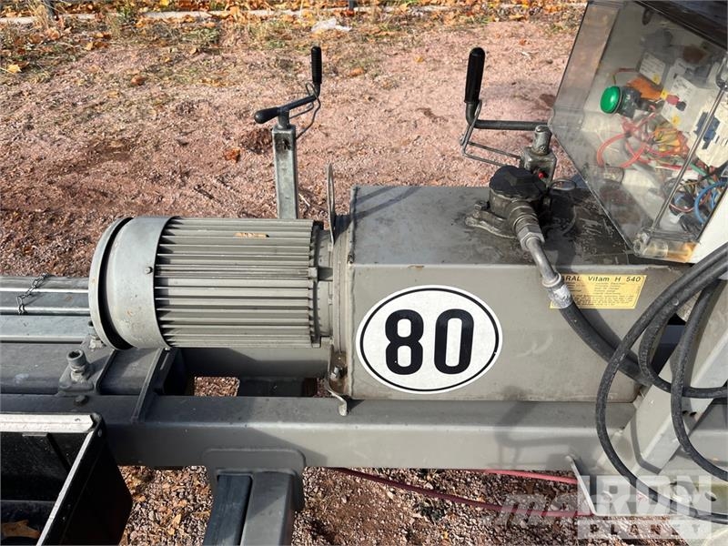  Boecker 21/0-6 S/A Electric Material Hoist Підйомно-транспортне обладнання і вантажні ліфти