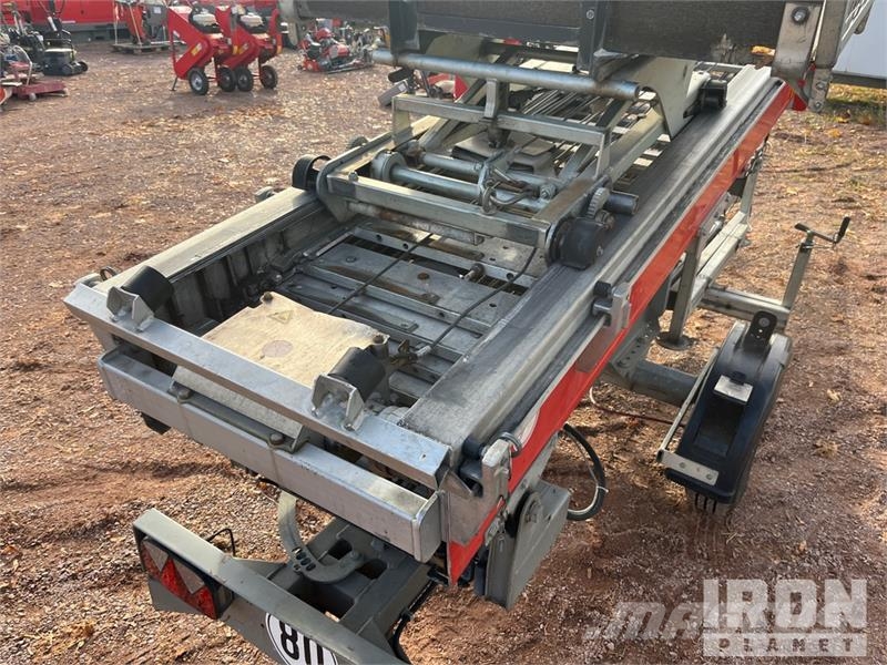  Boecker 21/0-6 S/A Electric Material Hoist Підйомно-транспортне обладнання і вантажні ліфти