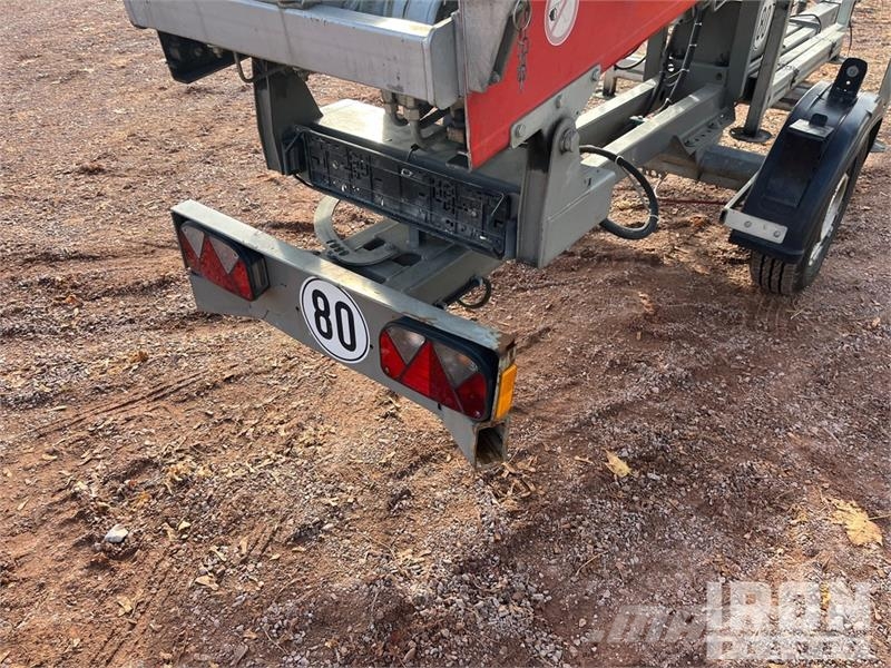  Boecker 21/0-6 S/A Electric Material Hoist Підйомно-транспортне обладнання і вантажні ліфти
