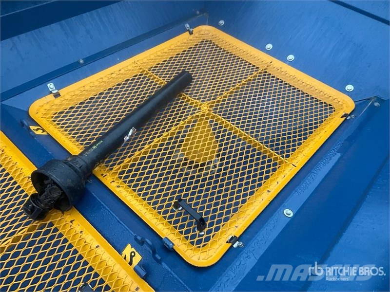 Bogballe M2 Plus Fertilizer Spreader معدات رش أسمدة