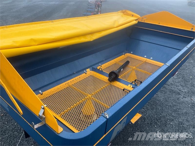 Bogballe M2 Plus Fertilizer Spreader معدات رش أسمدة