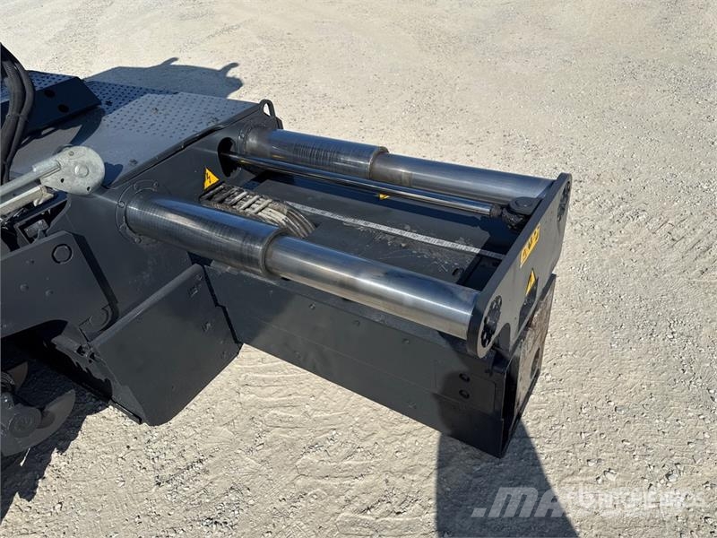 Bomag BF 600 C-2 S500 Track Asphalt Paver Asfaldilaoturid