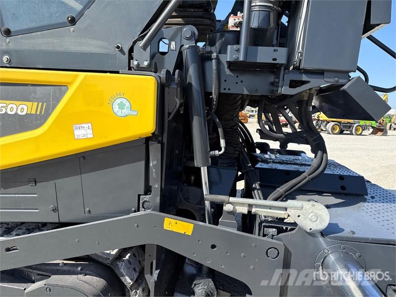 Bomag BF 600 C-2 S500 Track Asphalt Paver Asfaldilaoturid