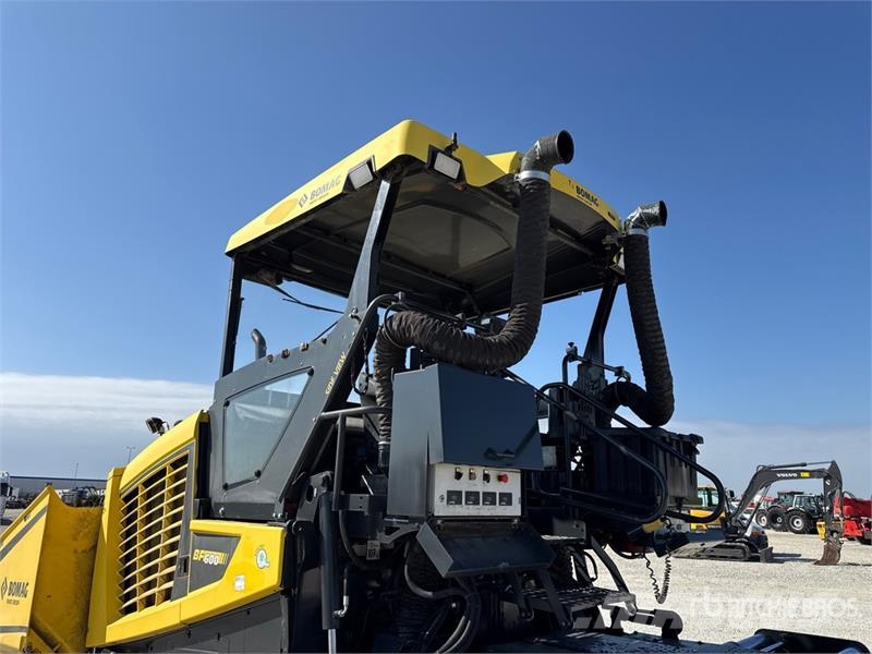 Bomag BF 600 C-2 S500 Track Asphalt Paver Asfaldilaoturid