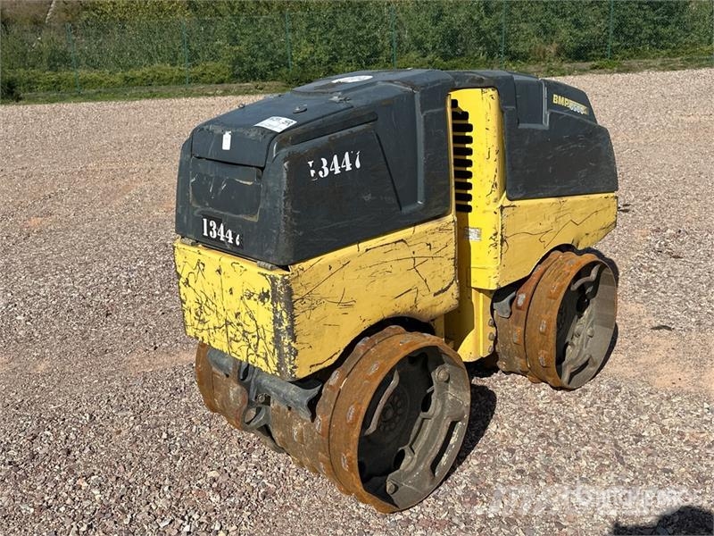 Bomag BMP 8500 Compacteur A Guidage Manuel Walk Behind R Muud rullid