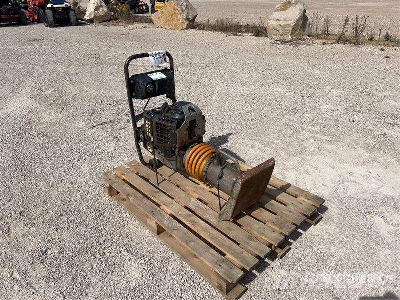 Bomag BT65/4 탬퍼