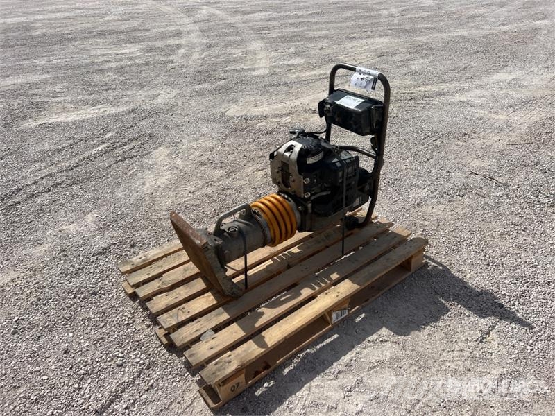 Bomag BT65/4 탬퍼