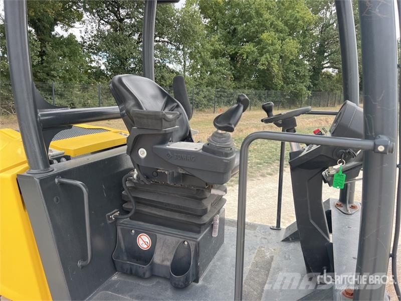 Bomag BW 145 D-5 Compacteur Vibrant Monocylindre Smooth Rouleaux monocylindre