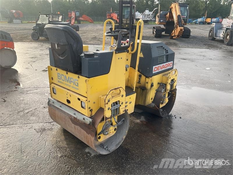 Bomag BW100ADM-2 Divvalču grunts veltņi