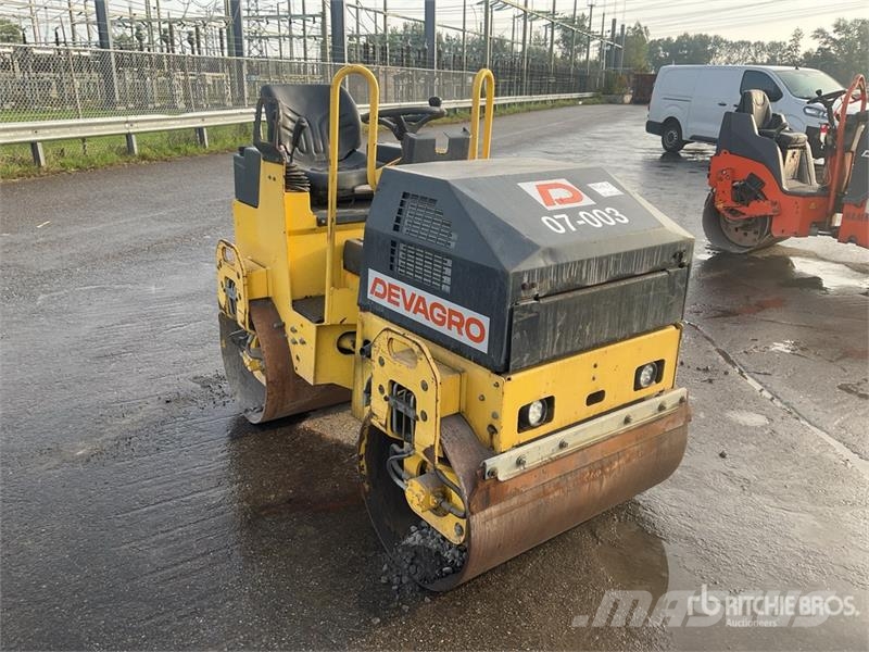 Bomag BW100ADM-2 Divvalču grunts veltņi