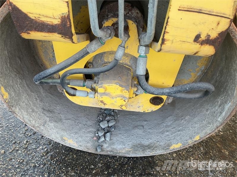 Bomag BW100ADM-2 Divvalču grunts veltņi