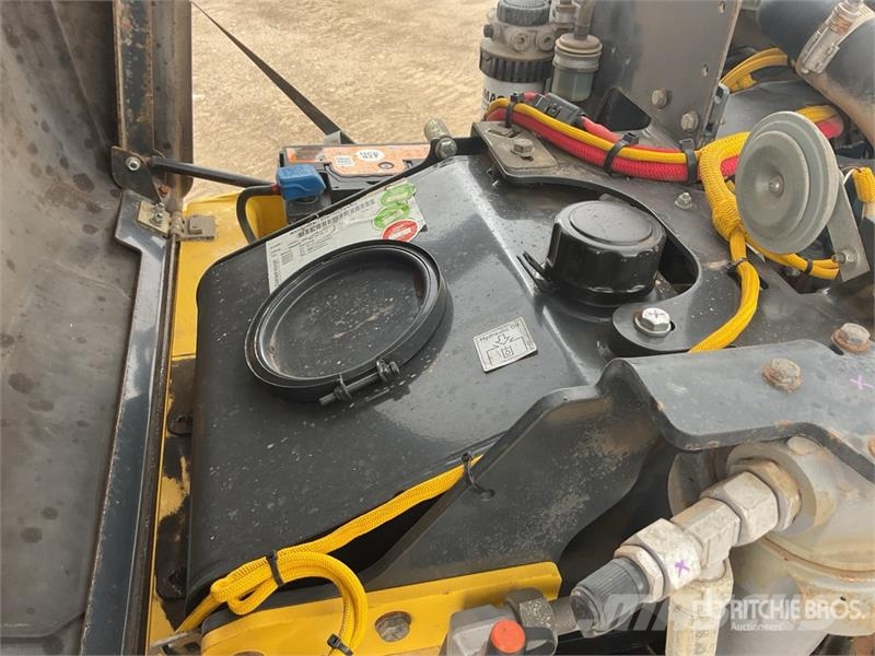 Bomag BW120AD-5 Double Drum Roller مداحل ثنائية الاسطوانة