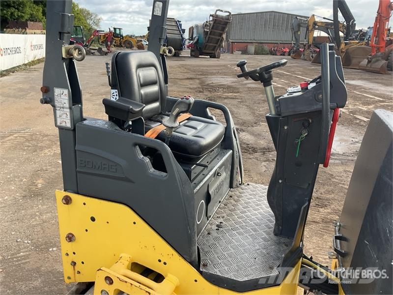 Bomag BW120AD-5 Double Drum Roller Divvalču grunts veltņi