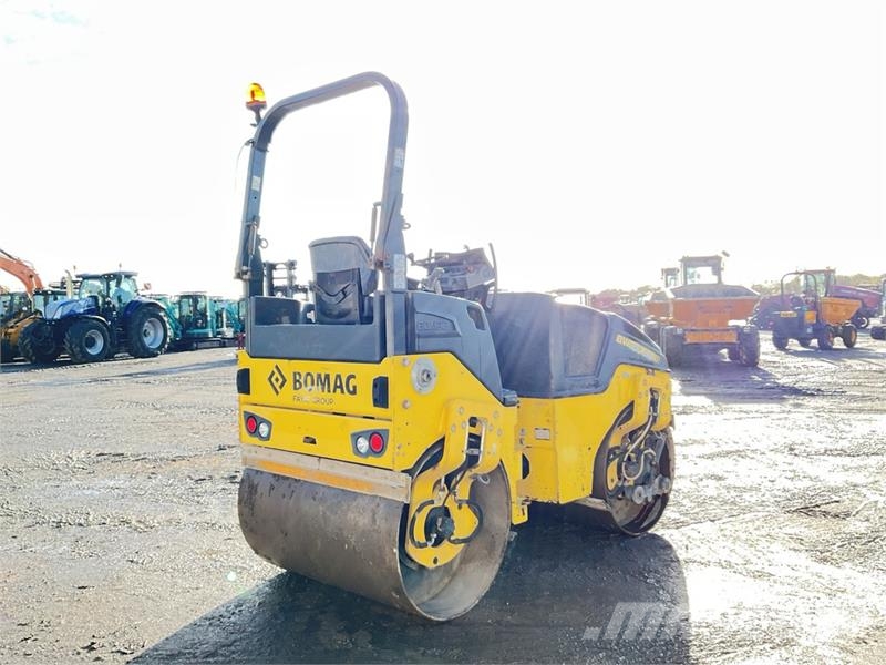 Bomag BW135AD-5 مداحل ثنائية الاسطوانة