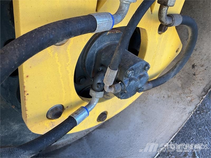 Bomag BW135AD-5 مداحل ثنائية الاسطوانة
