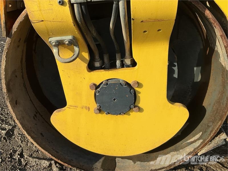 Bomag BW135AD-5 مداحل ثنائية الاسطوانة