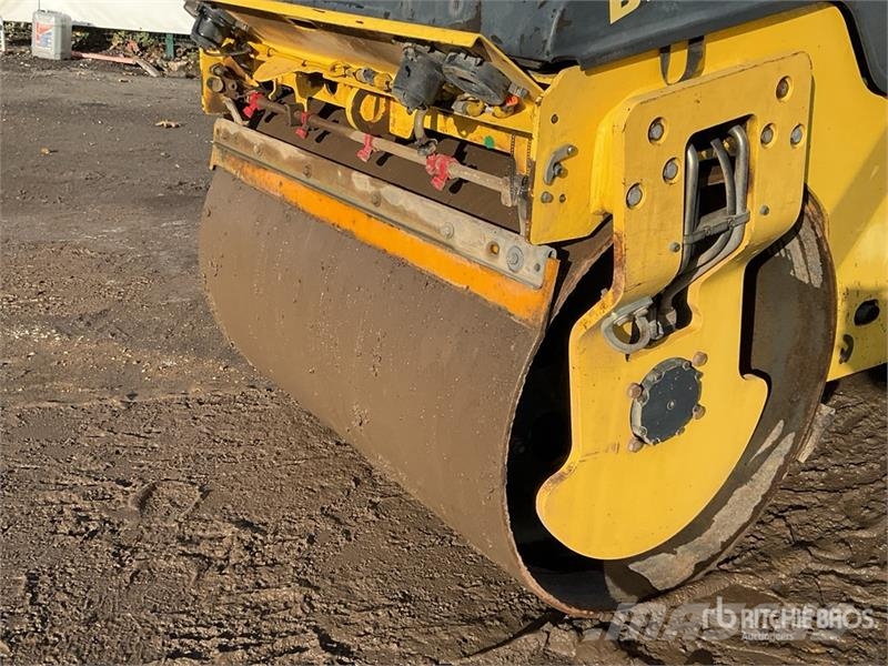 Bomag BW135AD-5 مداحل ثنائية الاسطوانة