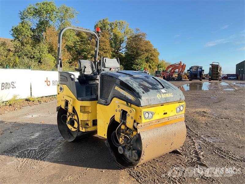 Bomag BW135AD-5 مداحل ثنائية الاسطوانة